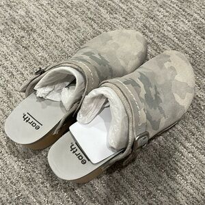 Camo Clogs